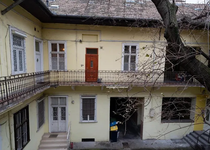 Comfortable Central And Quiet Apartment